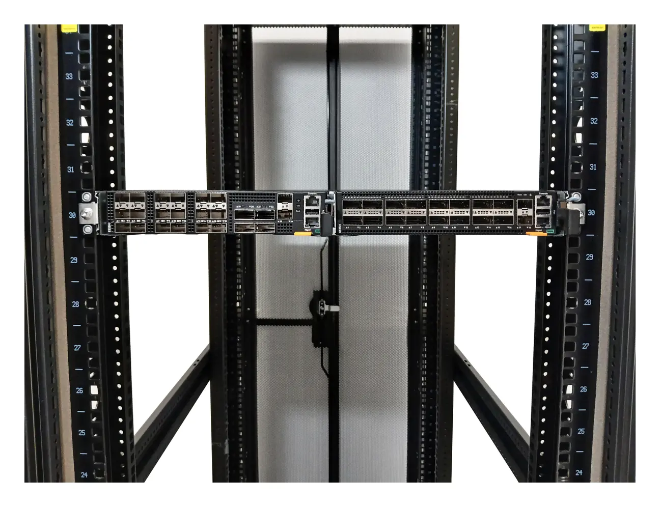 Aruba S4B22A CX8325H 16p QSFP28 40G/100G Front-to-Back 4xFan 2xPSU Veri Merkezi Switch — görsel 3
